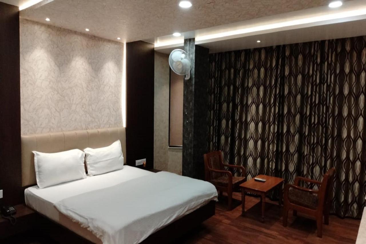 Hotel Park Regency Gorakhpur Esterno foto