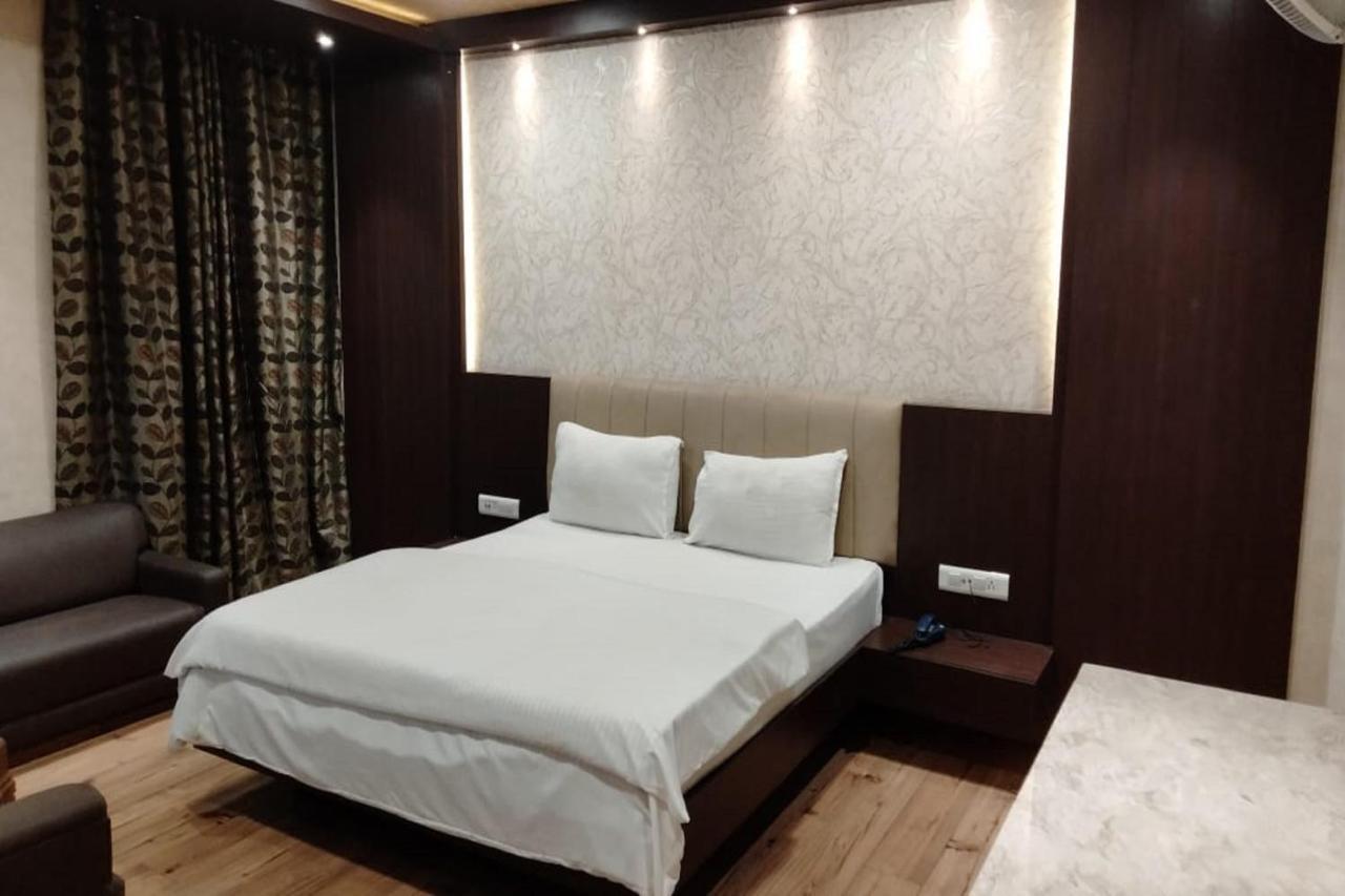 Hotel Park Regency Gorakhpur Esterno foto