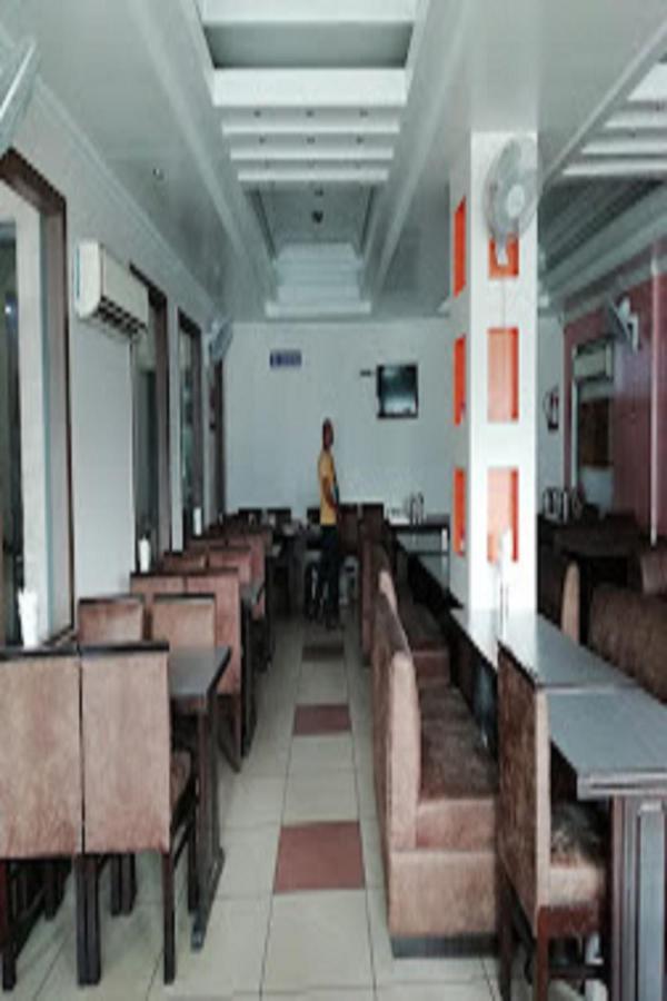 Hotel Park Regency Gorakhpur Esterno foto
