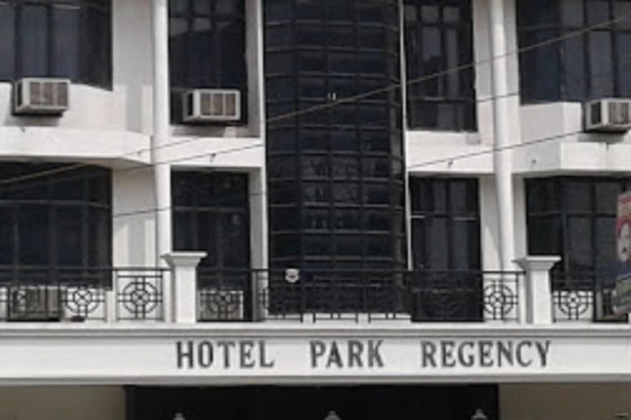 Hotel Park Regency Gorakhpur Esterno foto