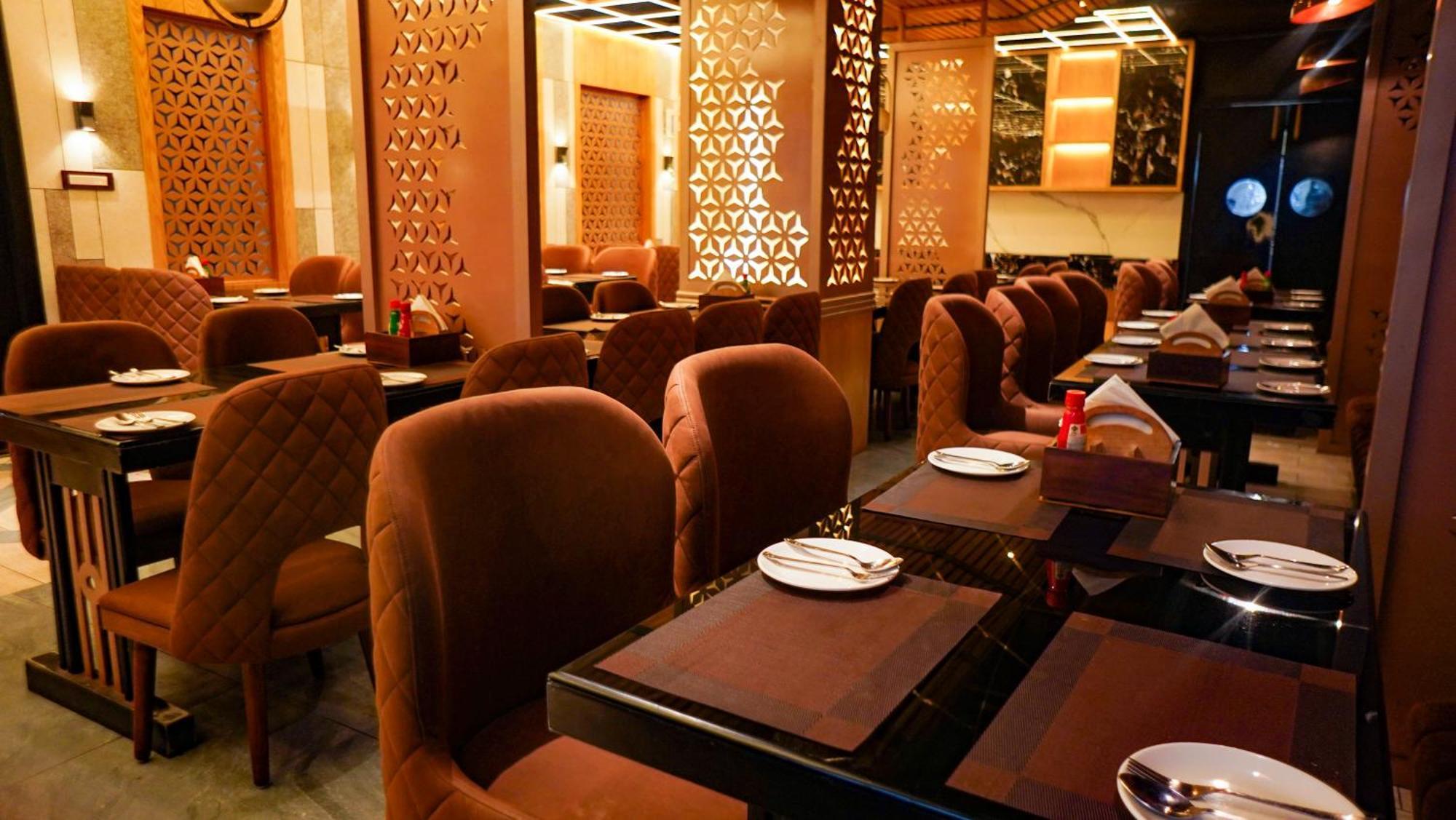 Hotel Park Regency Gorakhpur Esterno foto