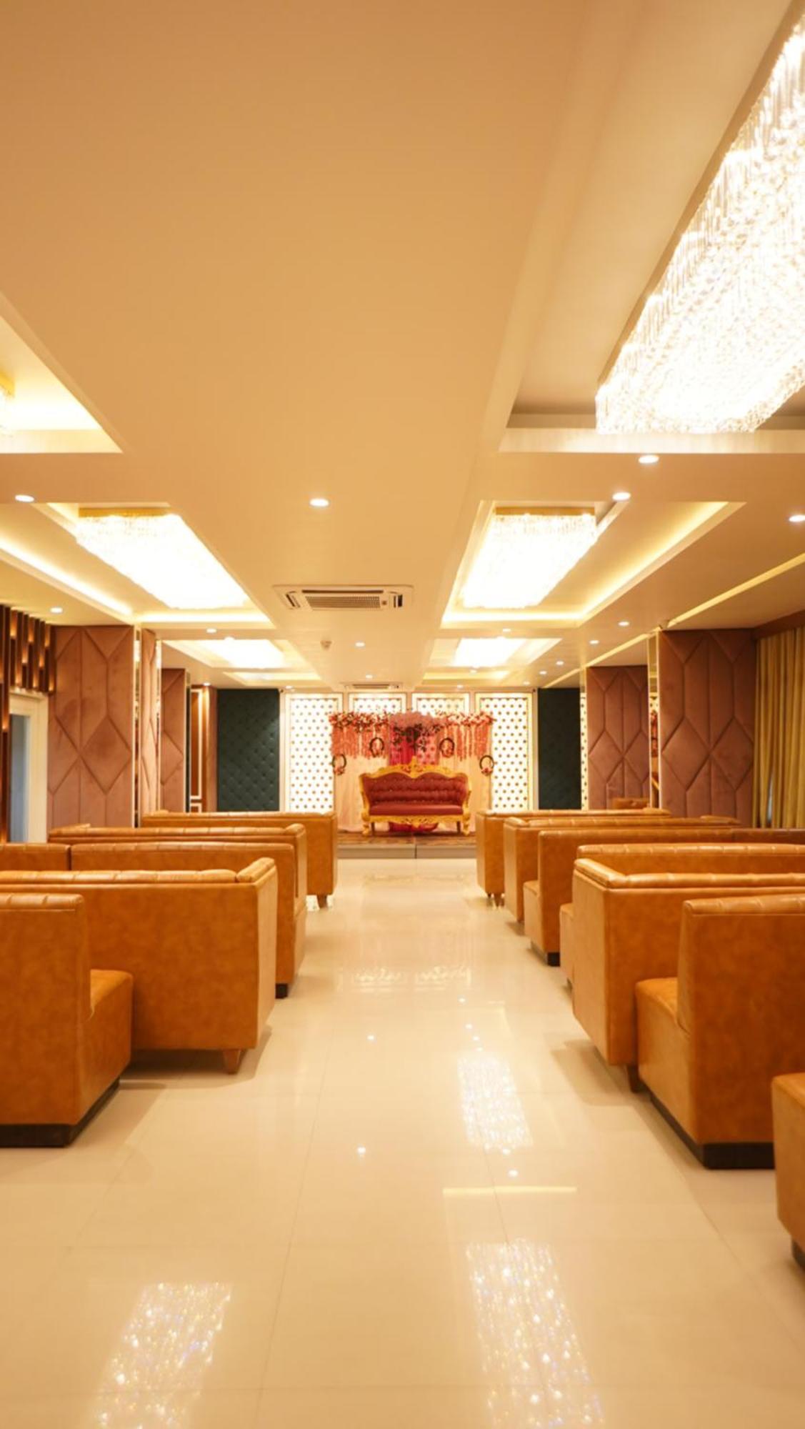 Hotel Park Regency Gorakhpur Esterno foto